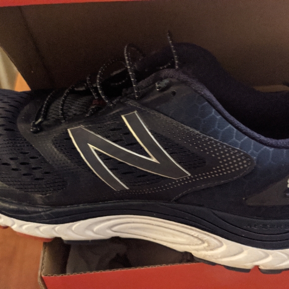 New Balance 840 Running Shoe - Picture 9 of 10